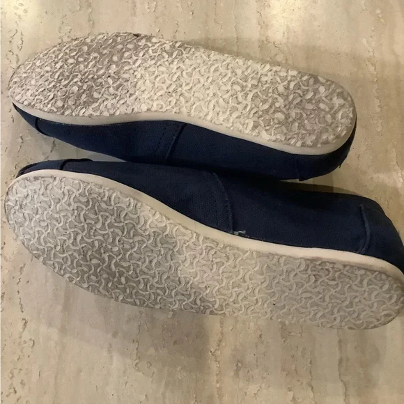 Toms Classic Navy Canvas Slip On Shoes, 7.5 - Picture 9 of 9